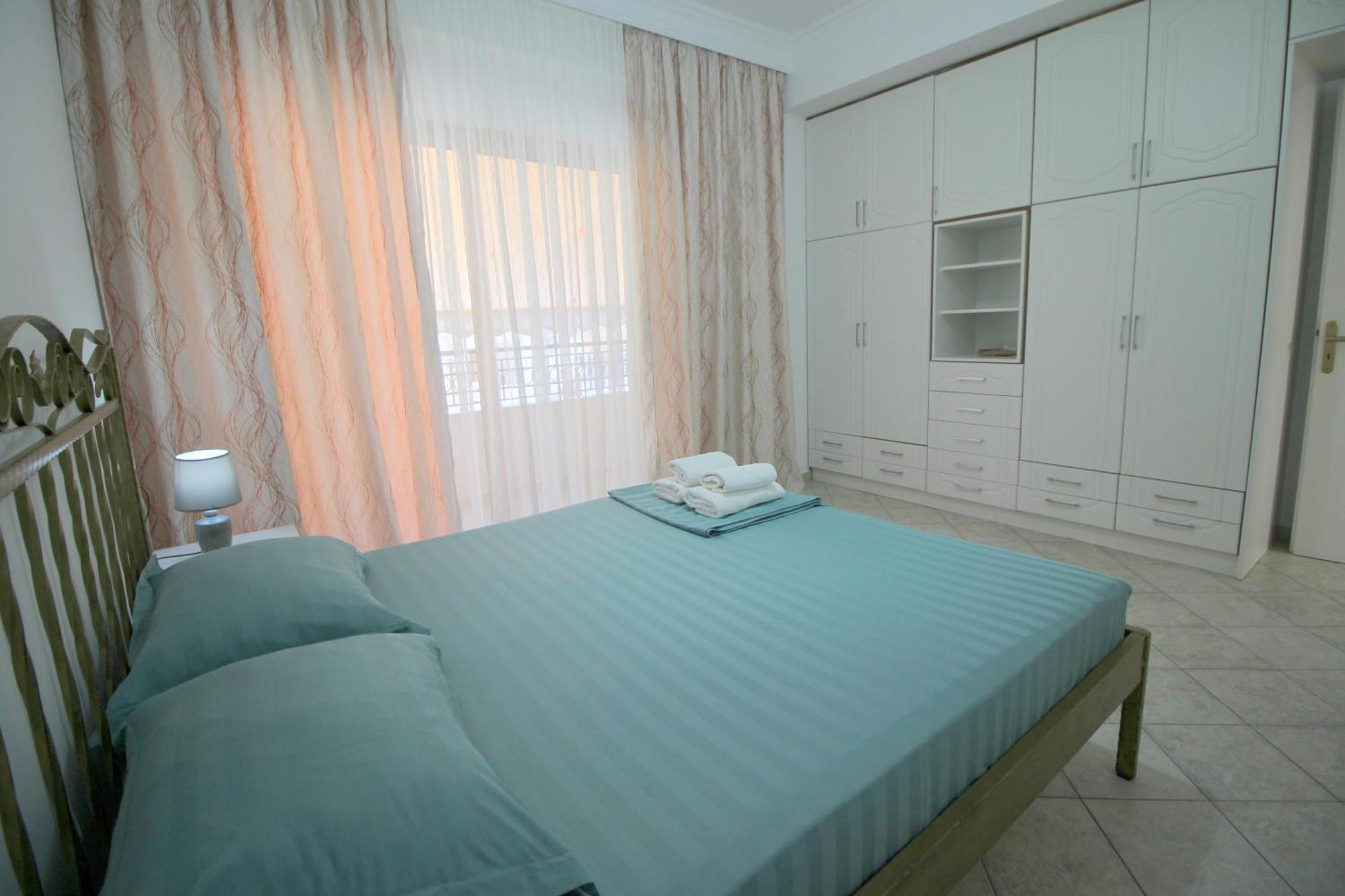 Ortus Hotel Sarandë Exterior foto