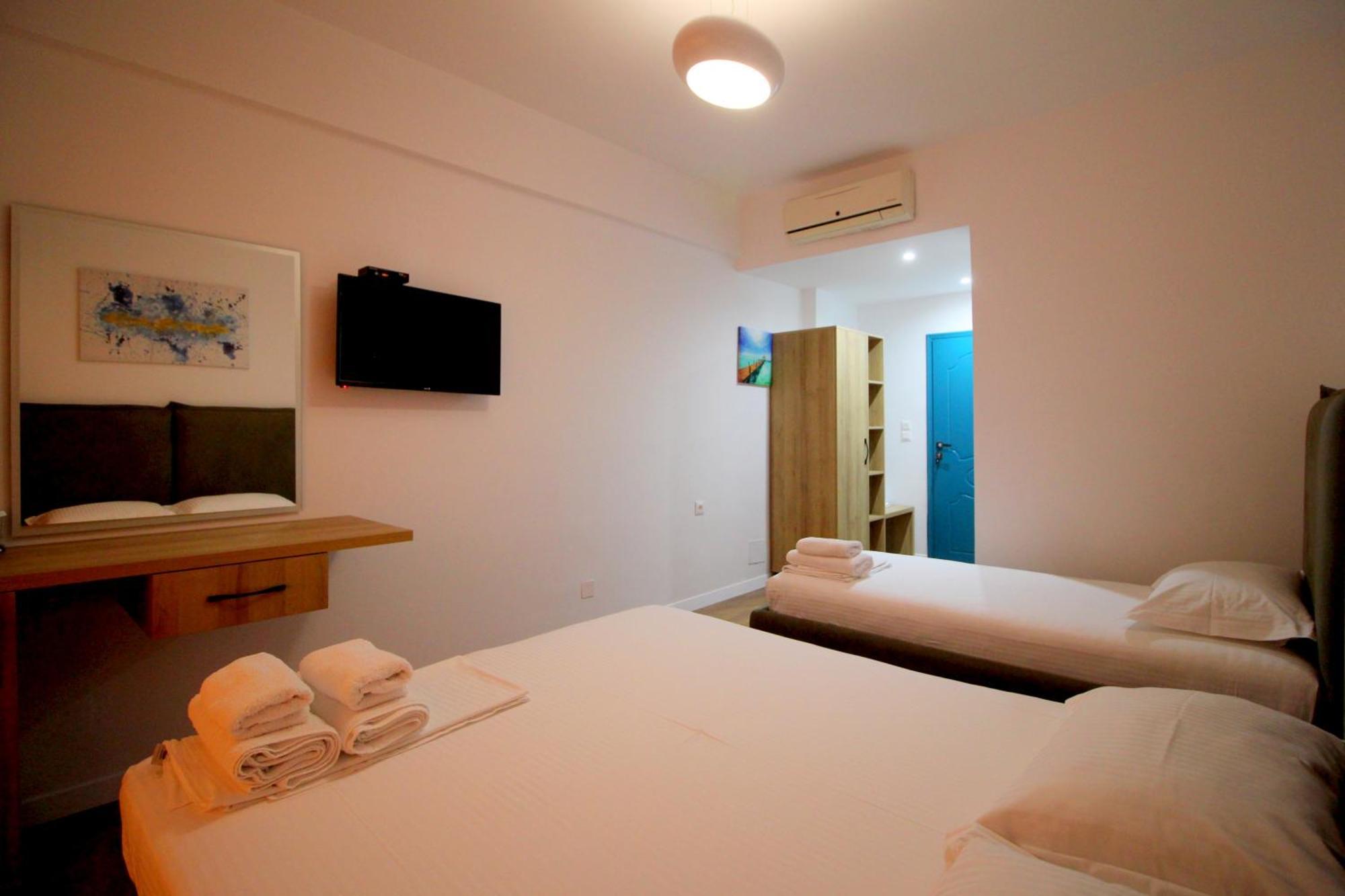 Ortus Hotel Sarandë Exterior foto
